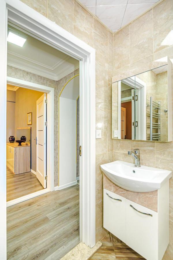Luxury 2 Room Apartment In The Center Баку Екстериор снимка