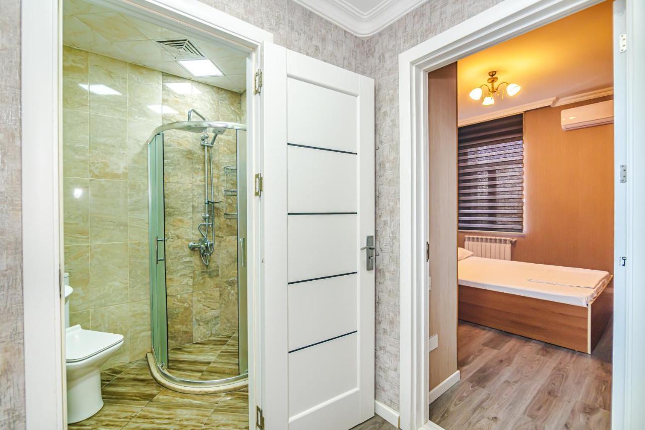 Luxury 2 Room Apartment In The Center Баку Екстериор снимка