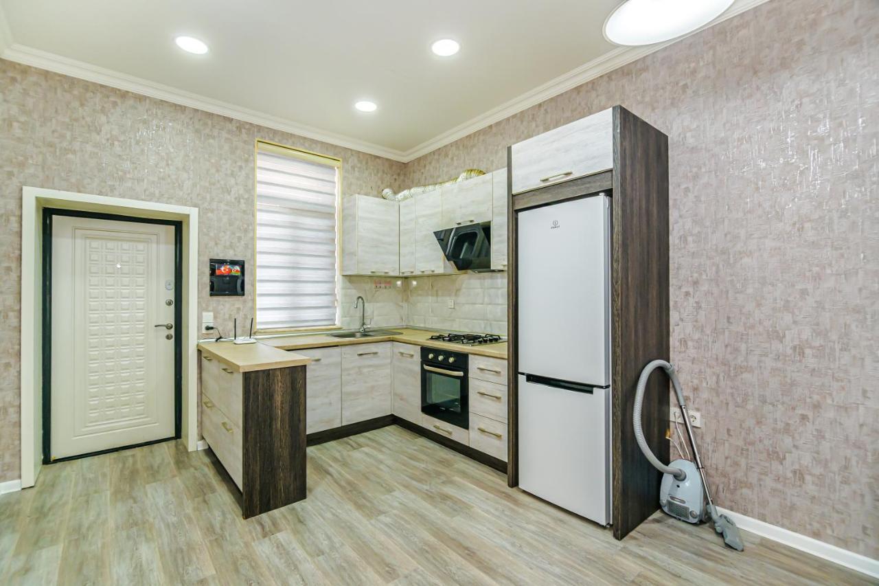 Luxury 2 Room Apartment In The Center Баку Екстериор снимка